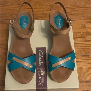 Clarks wedge heels 9.5 W wide